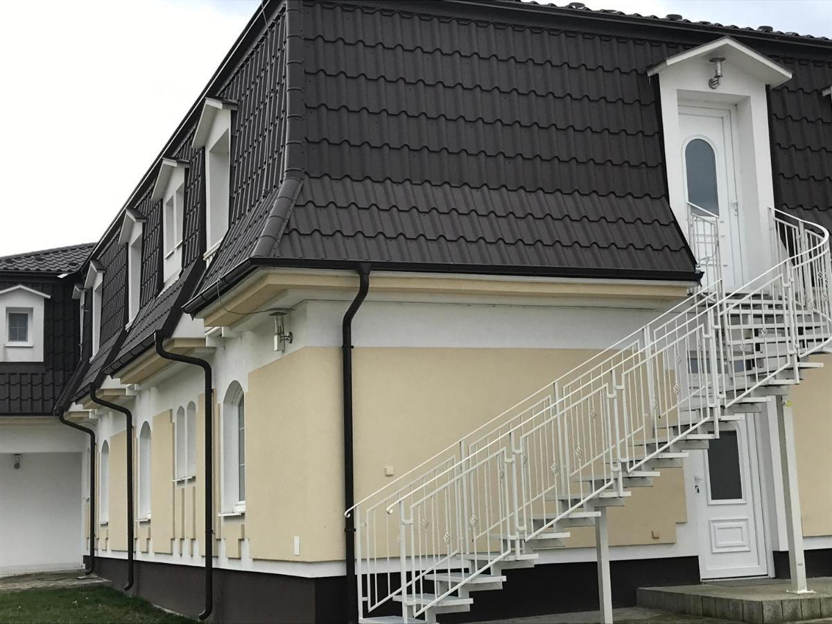 Penzion Aniko Diakovce-Sala Екстериор снимка